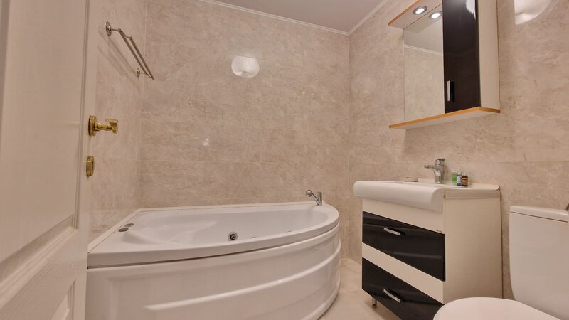 Stefan cel Mare x Vasile Lascar, langa Spitalul Colentina, metrou, 10 min.,